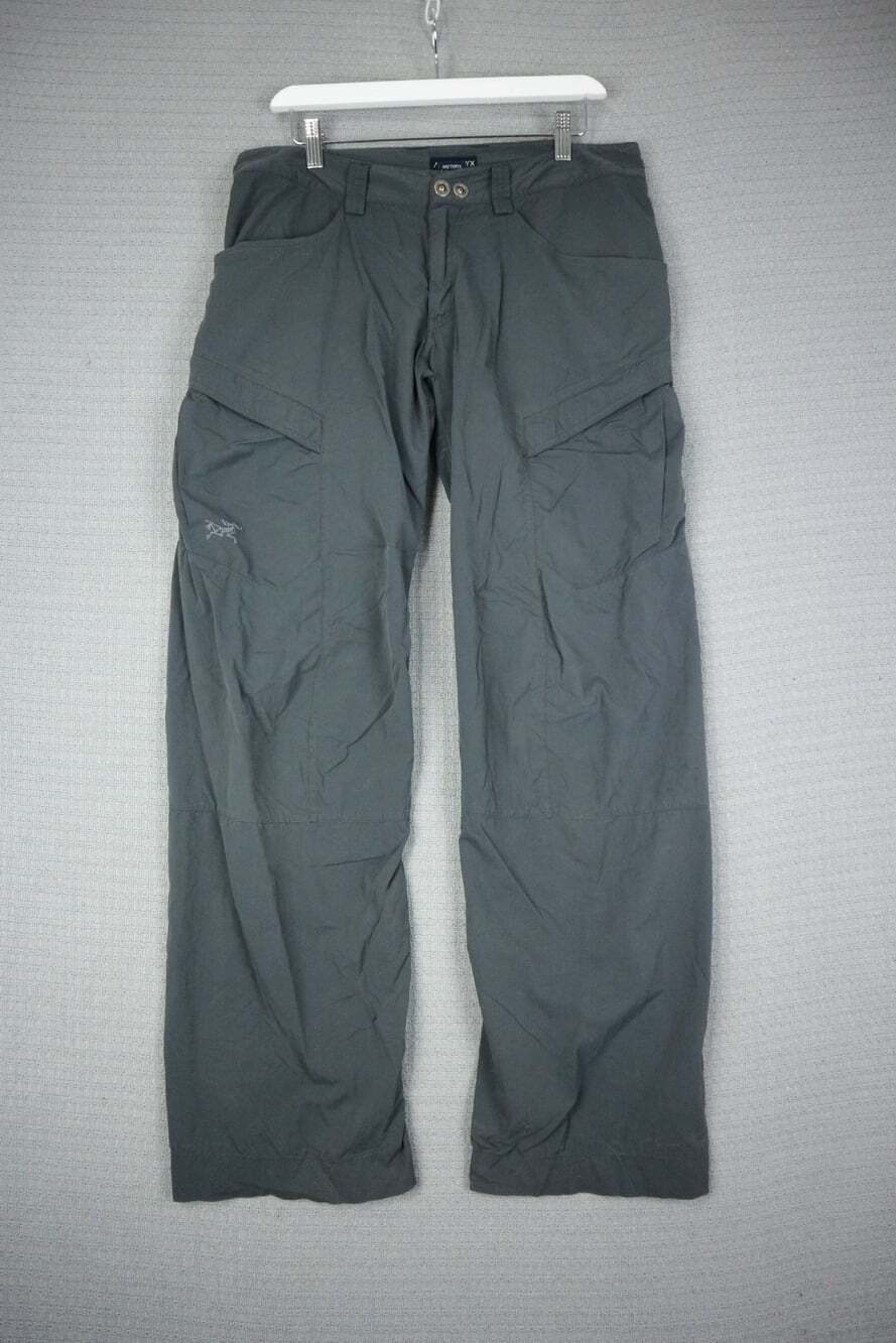 Arc'teryx Gray Cargo Hiking Pants Men's Size 32 Outdoor Technical Gorpcore